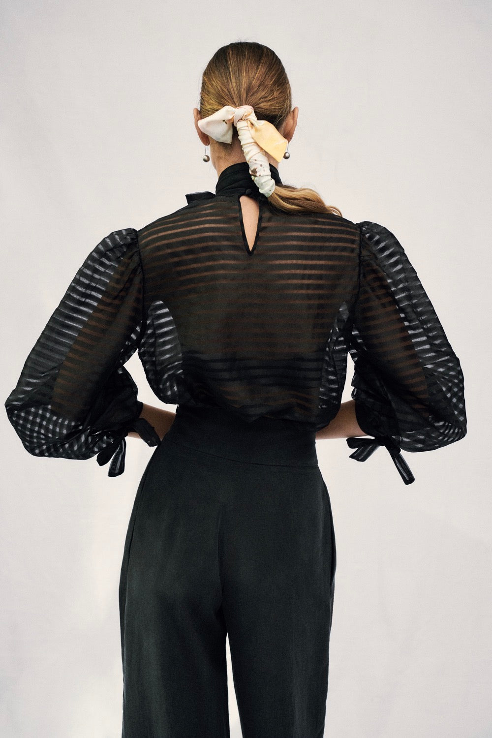 Yakueda blouse